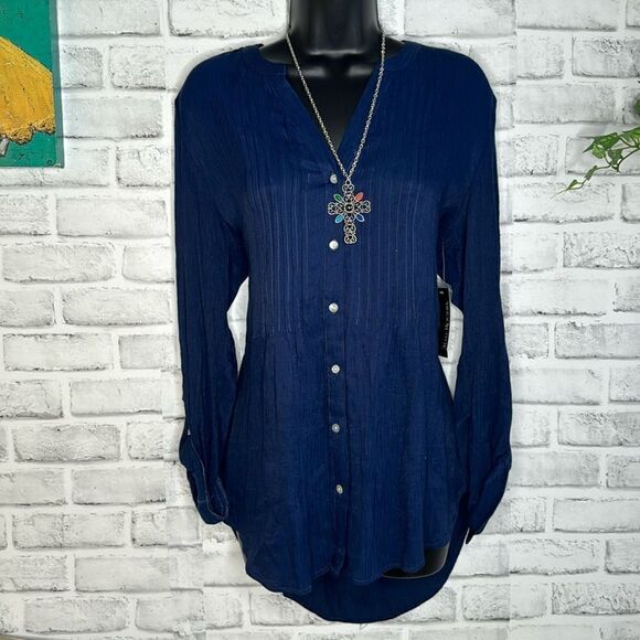 NWT Kim Rogers Navy Blue Button Down Shirt Size Medium - Picture 1 of 5